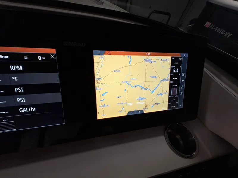 Slide: The Image of Navigation system of Sea Ray SLX 280 boat, 2021 model. - 13