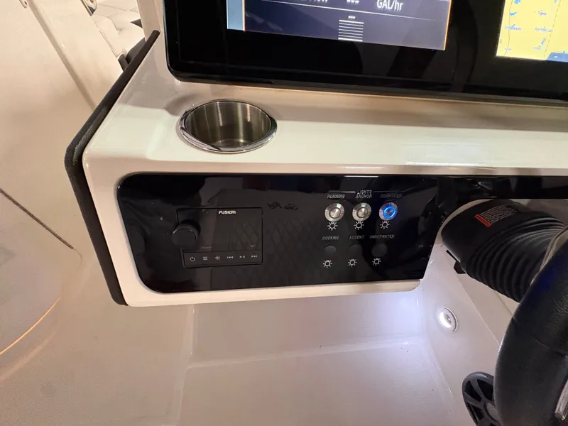 Slide: The Image of Dashboard of Sea Ray SLX 280 boat, year 2021. - 16