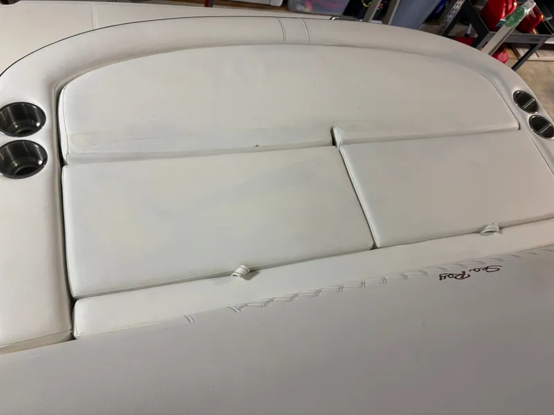 Slide: The Image of Rear view of Sea Ray SLX 280 boat upholstery, 2021 model. - 24