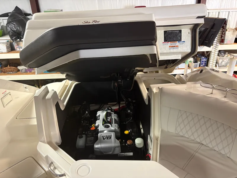 Slide: The Image of Engine compartment of a 2021 Sea Ray SLX 280 boat. - 41