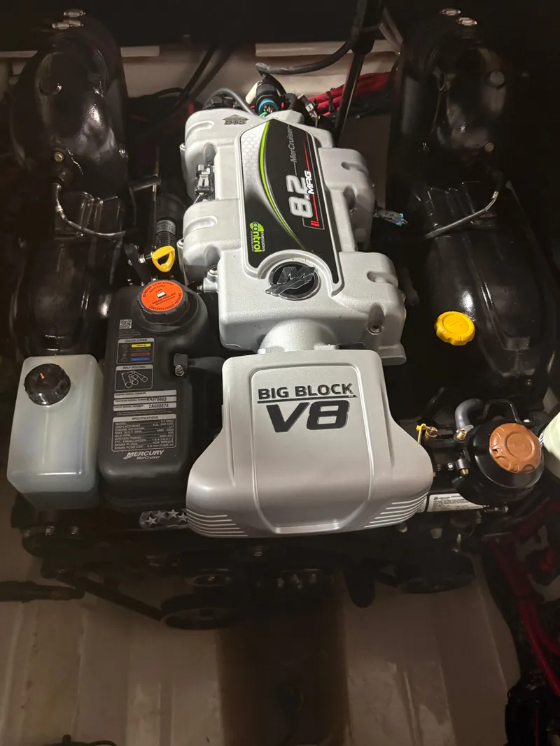 Slide: The Image of 2021 Sea Ray SLX 280 Big Block V8 engine view. - 43