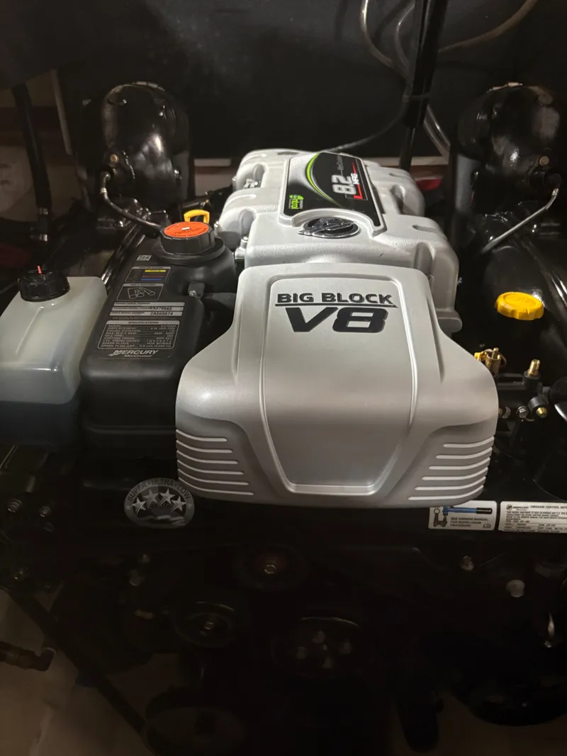 Slide: The Image of 2021 Sea Ray SLX 280 Big Block V8 engine. - 45