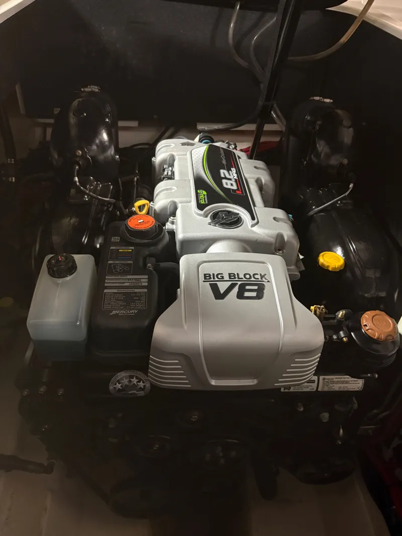 Slide: The Image of 2021 Sea Ray SLX 280 Big Block V8 Engine - 47