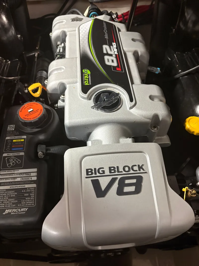 Slide: The Image of 2021 Sea Ray SLX 280 Big Block V8 engine view. - 49