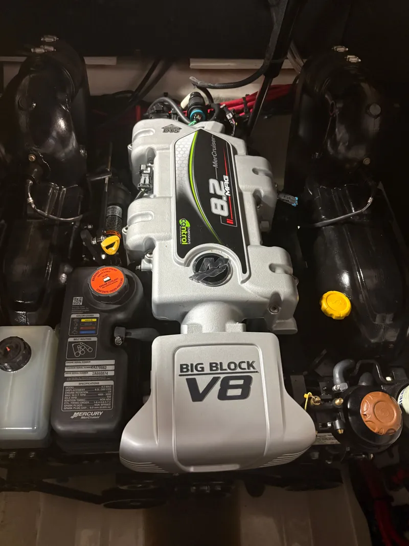 Slide: The Image of Sea Ray SLX 280 2021 - 50