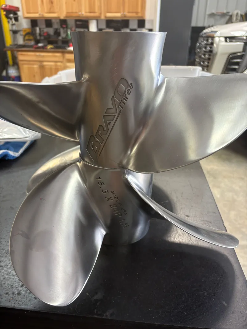 Slide: The Image of Sea Ray SLX 280 2021 - 51