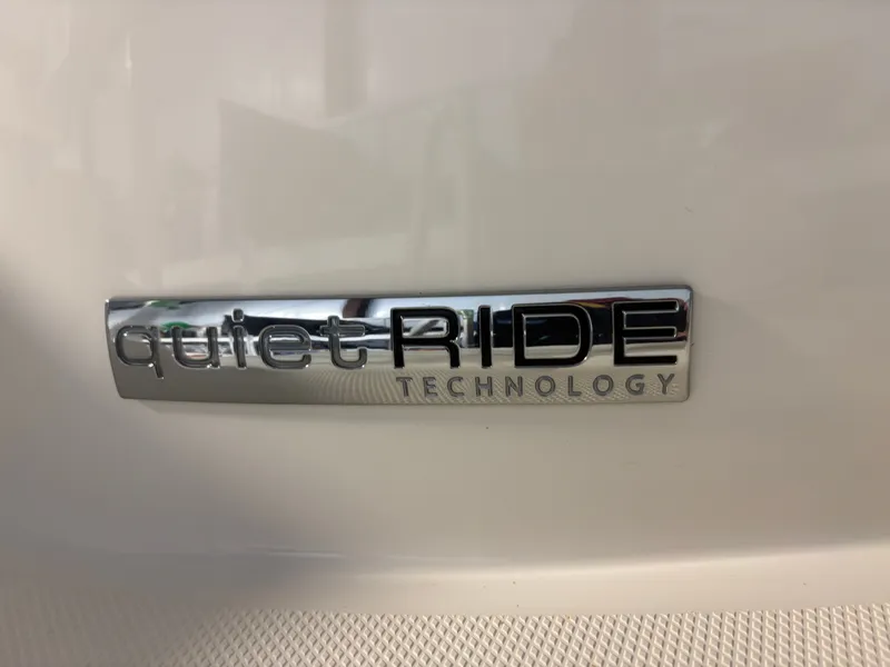 Slide: The Image of Sea Ray SLX 280 2021 - 56