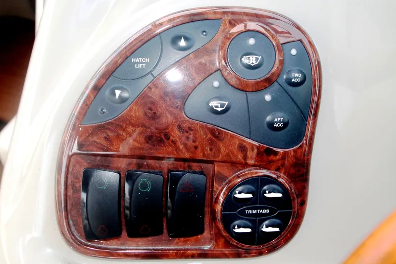 Slide: The Image of 23 Port Switche Panel - 25