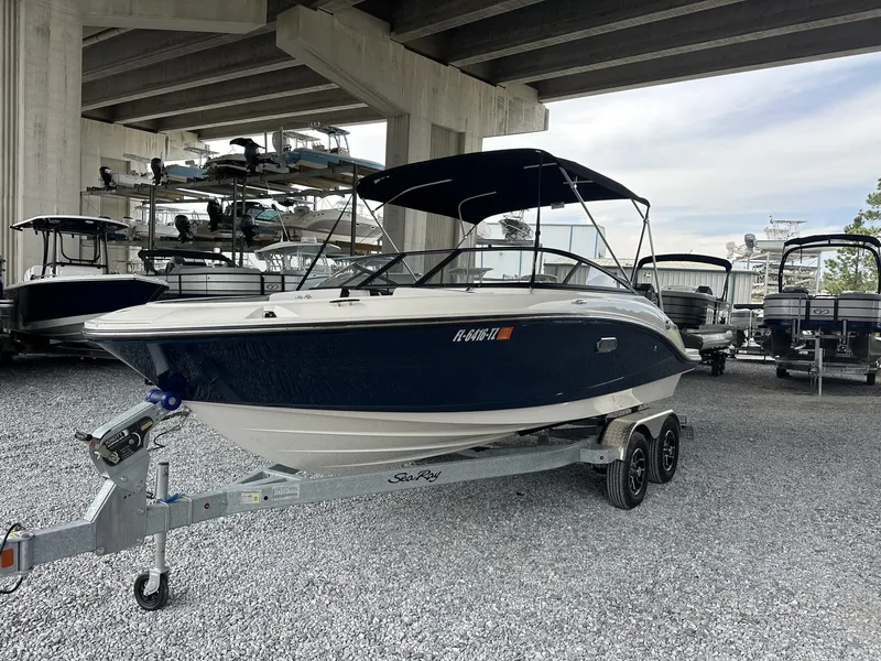 Slide: The Image of Sea Ray SPX 190 Outboard 2025 - 9