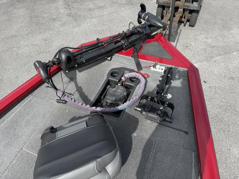 Slide: The Image of Tracker Pro Team 150hp~ garmin live 2025 - 6