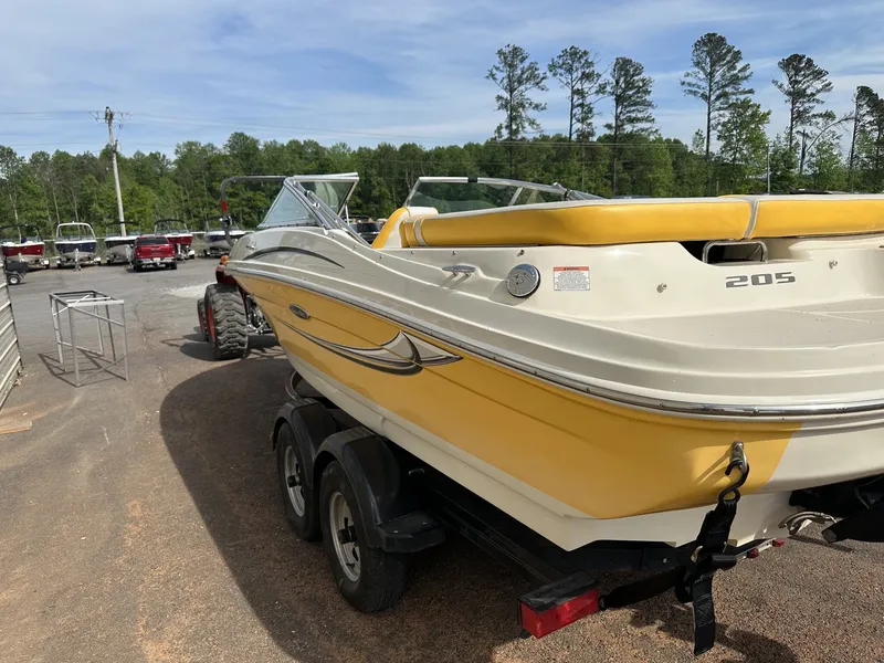 Slide: The Image of Sea Ray 205 Sport 2010 - 11