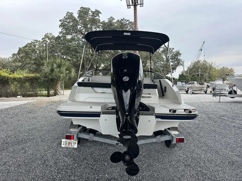 Slide: The Image of Sea Ray SPX 190 Outboard 2025 - 6