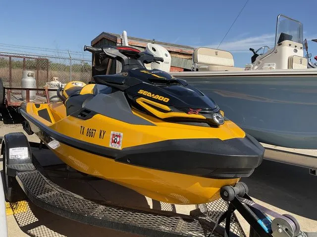 The Image of Sea-Doo RXT300 2022 - 1