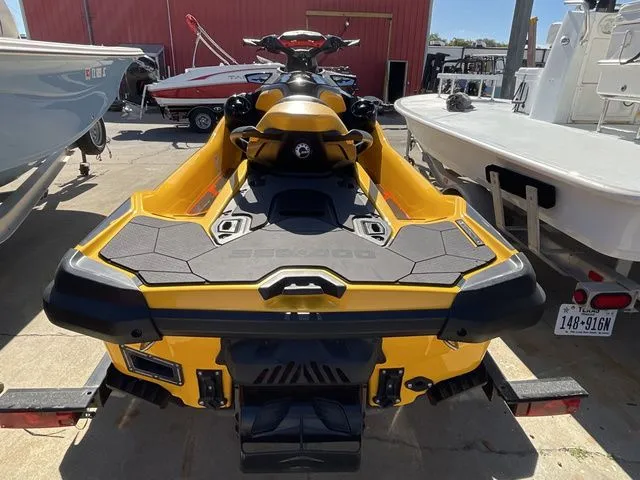 Slide: The Image of Sea-Doo RXT300 2022 - 6