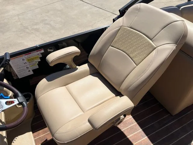 Slide: The Image of South Bay 5235RS 2017 - 13