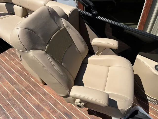 Slide: The Image of South Bay 5235RS 2017 - 14