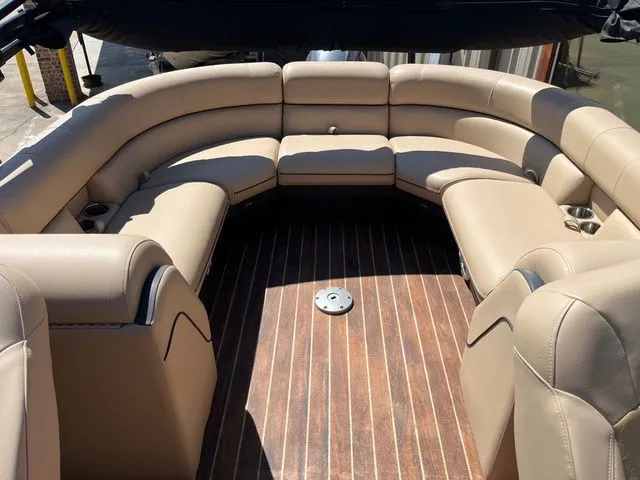 Slide: The Image of South Bay 5235RS 2017 - 15