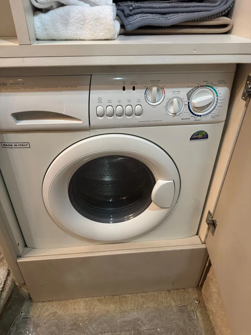 Slide: The Image of Formula 48 Yacht 2006 - 10