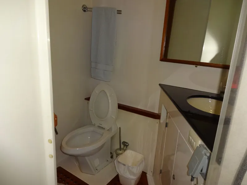 Slide: The Image of Bathroom in a 1996 President 545 yacht. - 47