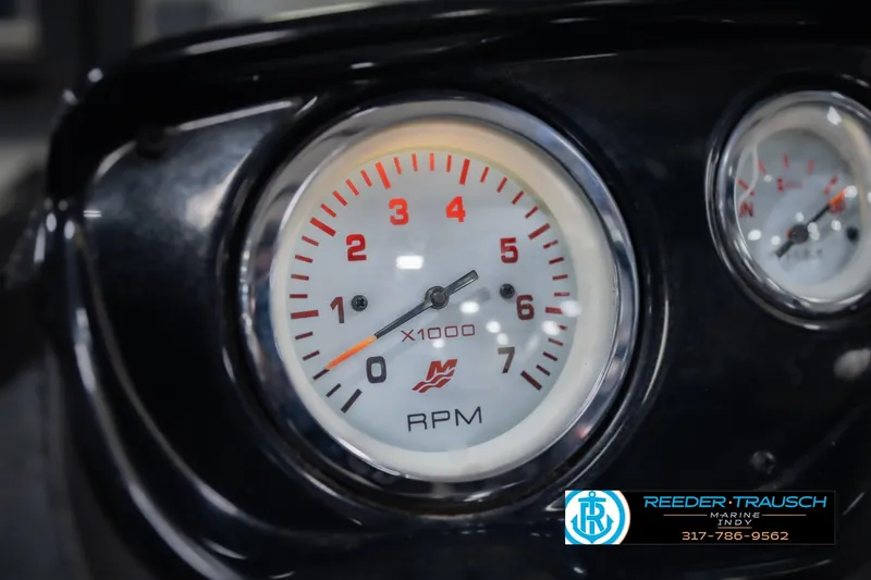 Slide: The Image of Tachometer of 2014 Crestliner 1650 Fish Hawk SE boat, displaying RPM gauge. - 33