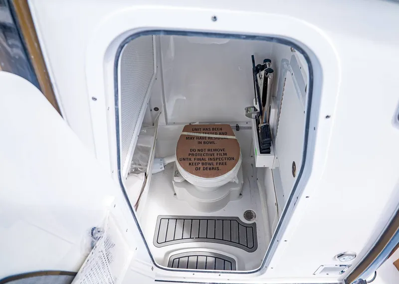 Slide: The Image of Sea Hunt Ultra 255 SE 2026 - 22