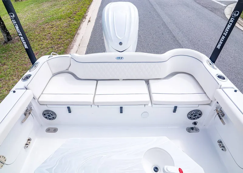 Slide: The Image of Sea Hunt Ultra 255 SE 2026 - 5