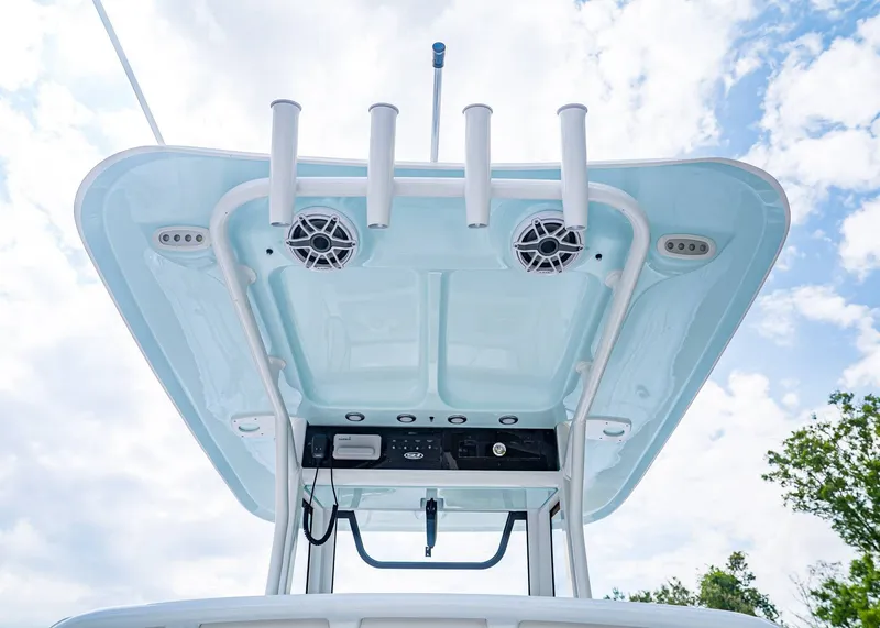 Slide: The Image of Sea Hunt Ultra 265 SE 2026 - 13