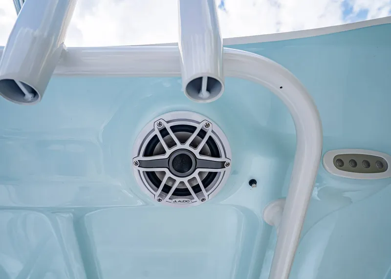 Slide: The Image of Sea Hunt Ultra 265 SE 2026 - 14