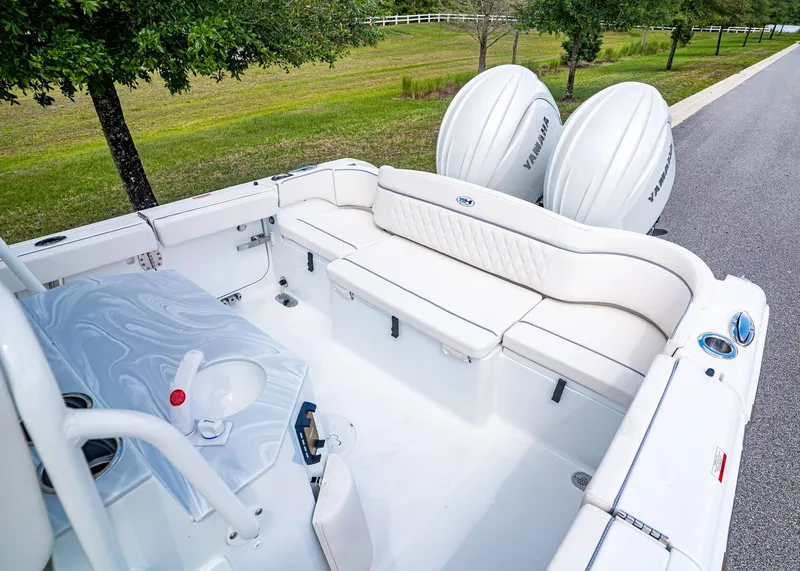 Slide: The Image of Sea Hunt Ultra 265 SE 2026 - 5