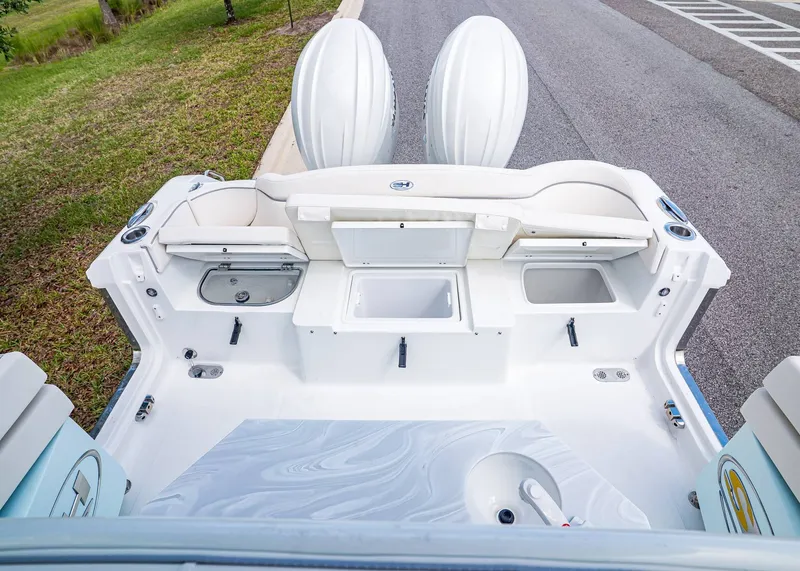 Slide: The Image of Sea Hunt Ultra 265 SE 2026 - 10