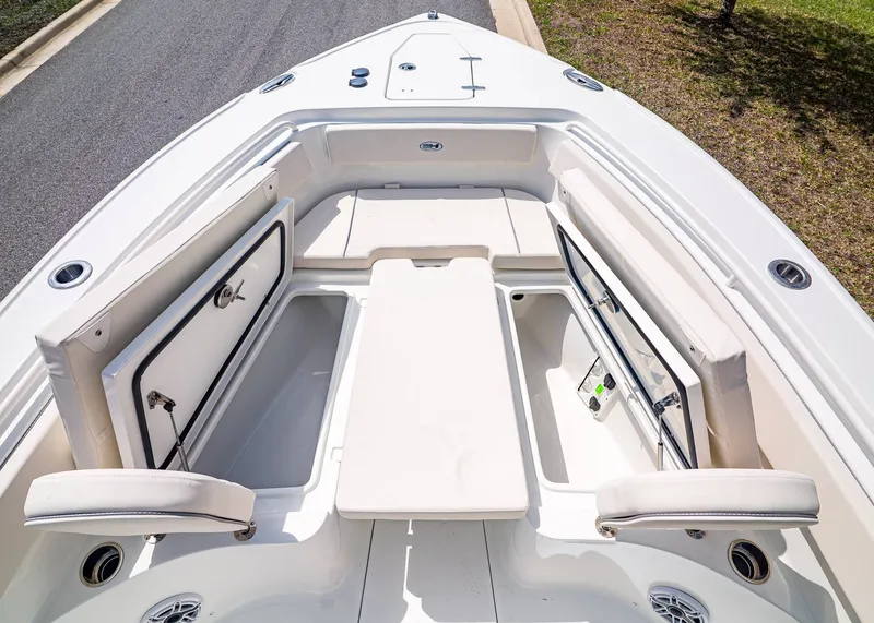 Slide: The Image of Sea Hunt Ultra 265 SE 2026 - 23