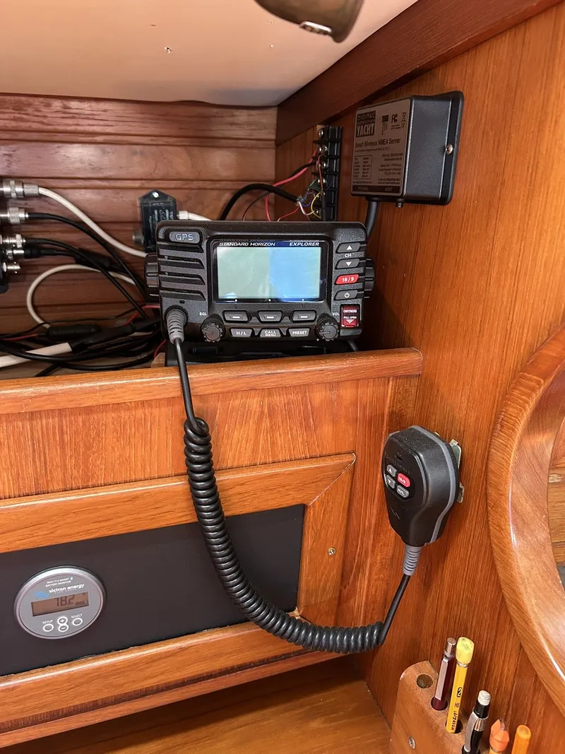 Slide: The Image of Radio equipment in the cabin of a 1987 Wauquiez Centurion yacht. - 27