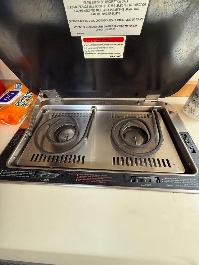 Slide: The Image of Stovetop on Luhrs Tournament 290 Open boat, year 2000. - 11