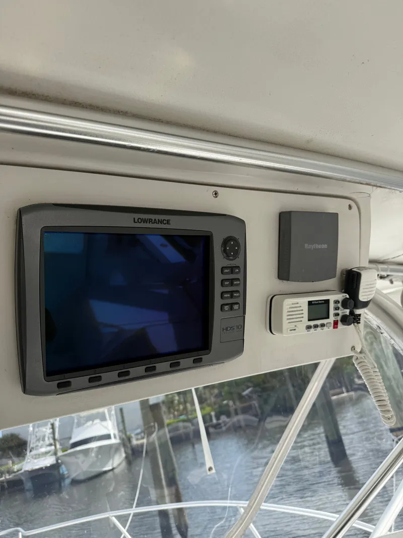 Slide: The Image of Navigation system on a 2000 Luhrs Tournament 290 Open boat. - 7