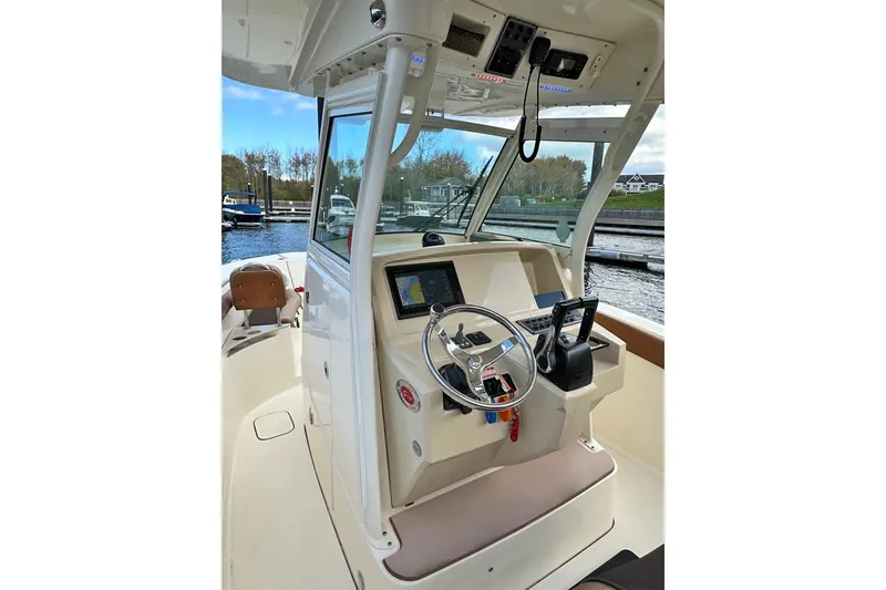 Slide: The Image of Scout 255 LXF 2017 - 11