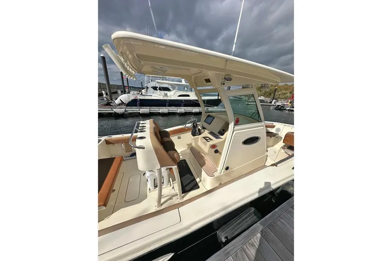 Slide: The Image of Scout 255 LXF 2017 - 4