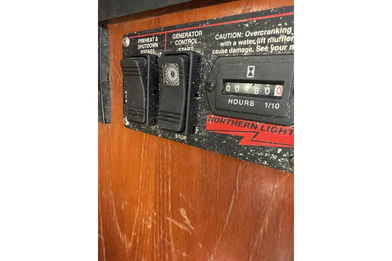 Slide: The Image of Control panel of a 1990 Ocean Yachts 48 Super Sport with hour meter reading 4800. - 40