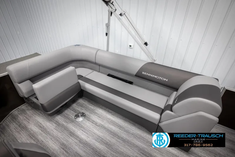 Slide: The Image of Interior of Bennington 21 SL pontoon boat, 2025 model. - 25