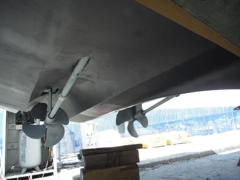 Slide: The Image of Cruisers 455 Express Motoryacht 2005 - 76