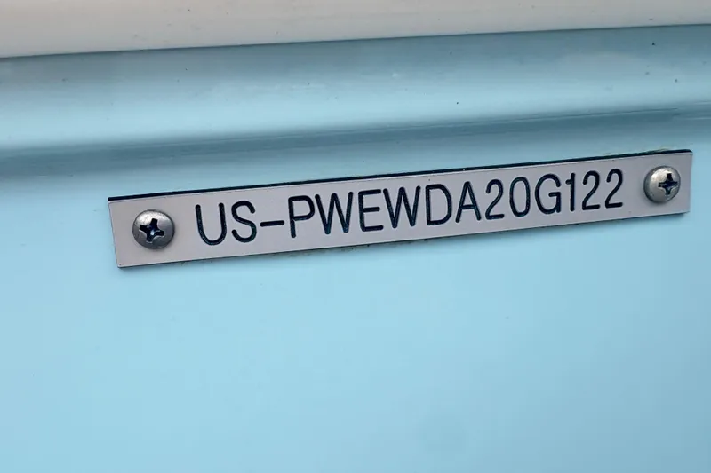 Slide: The Image of Hull identification number on 2022 Wellcraft 222 Fisherman boat. - 18