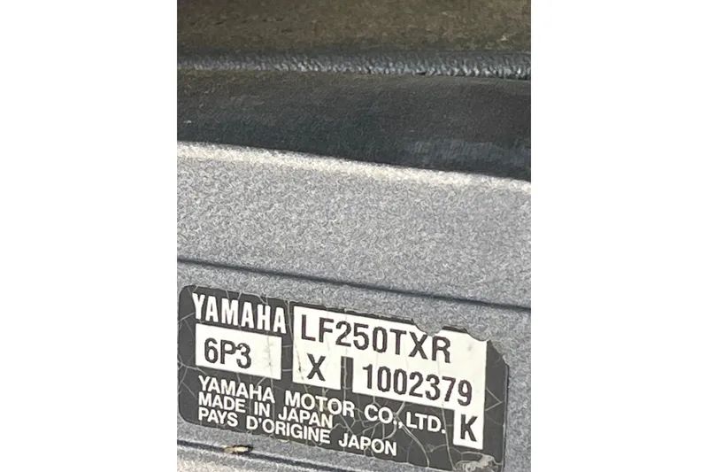 Slide: The Image of Label on Yamaha LF250TXR engine, Century 3200 Walk-Around, 2000 model, made in Japan. - 23