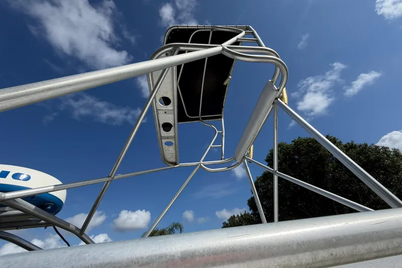 Slide: The Image of Century 3200 Walk-Around 2000 model, showcasing metal framework against a clear blue sky. - 77