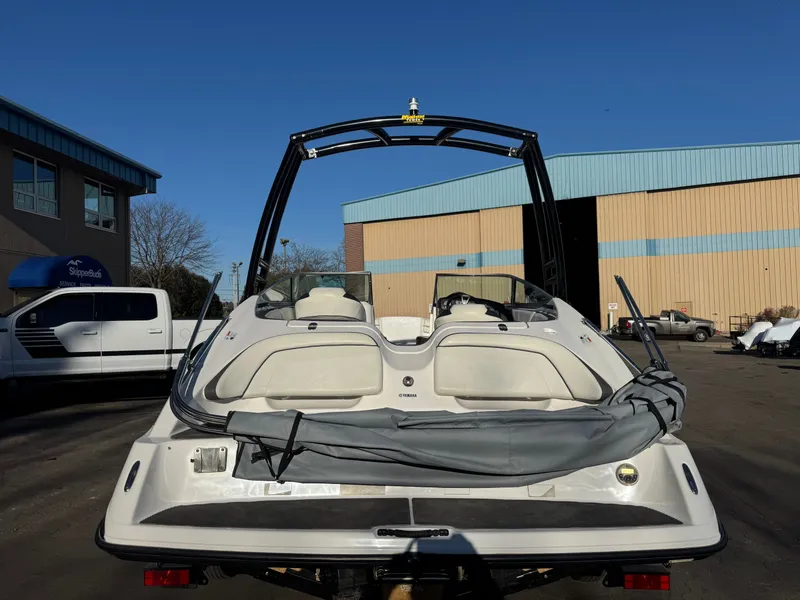 Slide: The Image of 2014 Yamaha SX210 boat parked at SkipperBuds. - 13