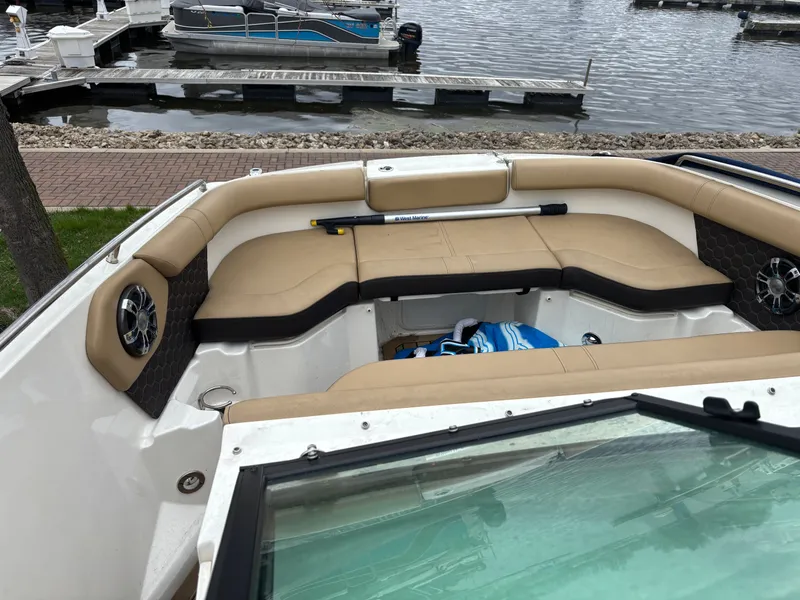 Slide: The Image of Sea Ray SDX 250 2020 - 12