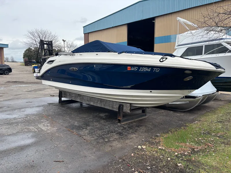 Slide: The Image of Sea Ray SDX 250 2020 - 3