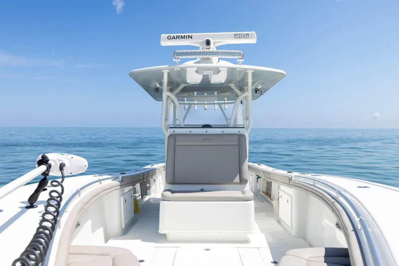 Slide: The Image of Yellowfin 32 Offshore 2018 - 53