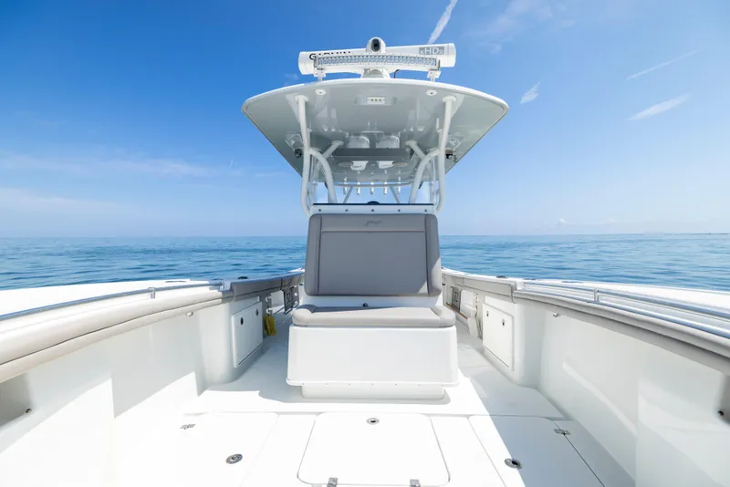 Slide: The Image of Yellowfin 32 Offshore 2018 - 54