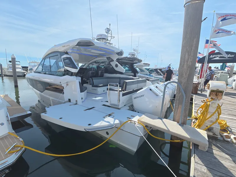 Slide: The Image of Galeon 335 GTO 2027 - 3