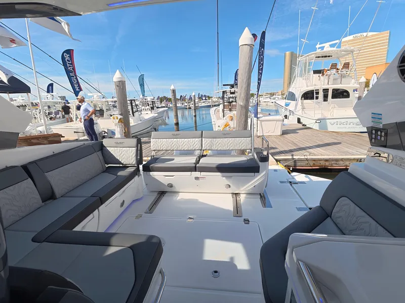 Slide: The Image of Galeon 335 GTO 2027 - 4
