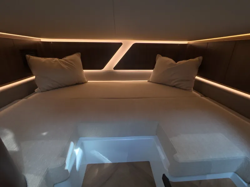 Slide: The Image of Galeon 335 GTO 2027 - 20